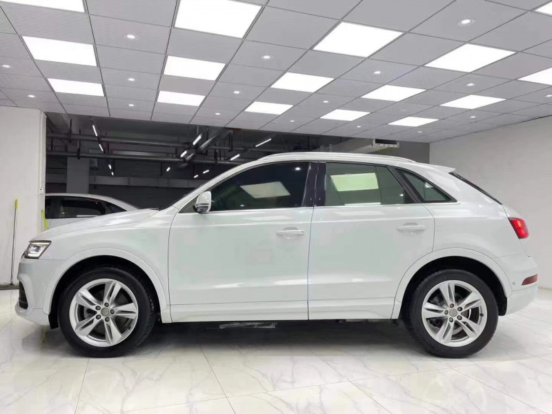 成都17年奥迪Q32