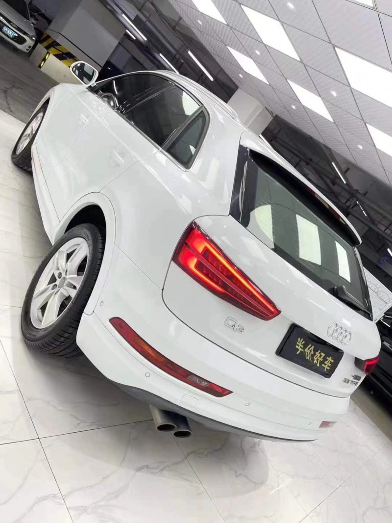 成都17年奥迪Q34