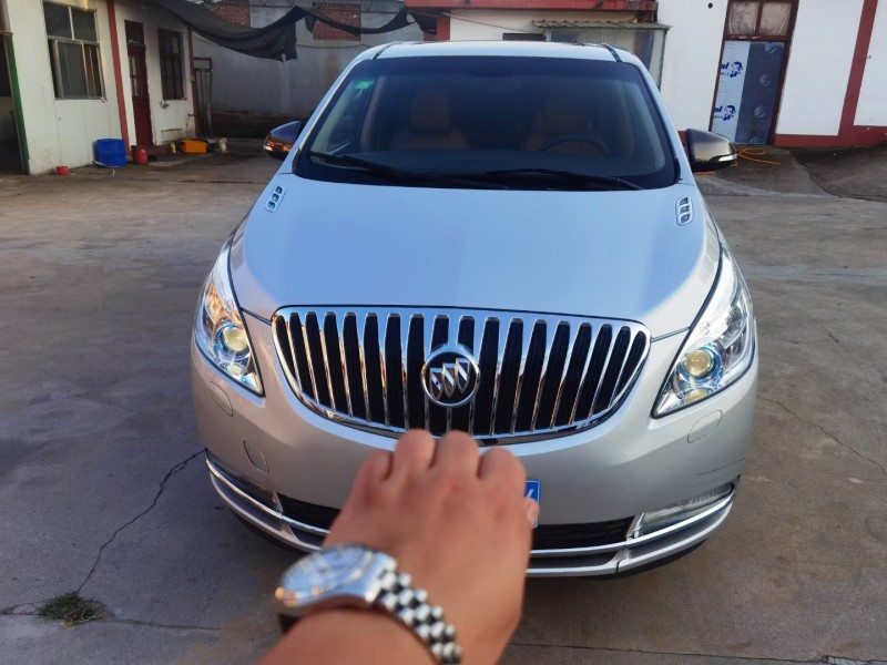 枣庄12年别克GL81