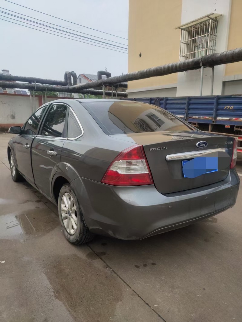 徐州13年福特福克斯8