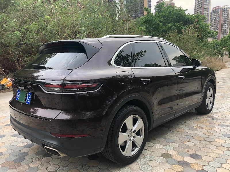 深圳18年保时捷卡宴1