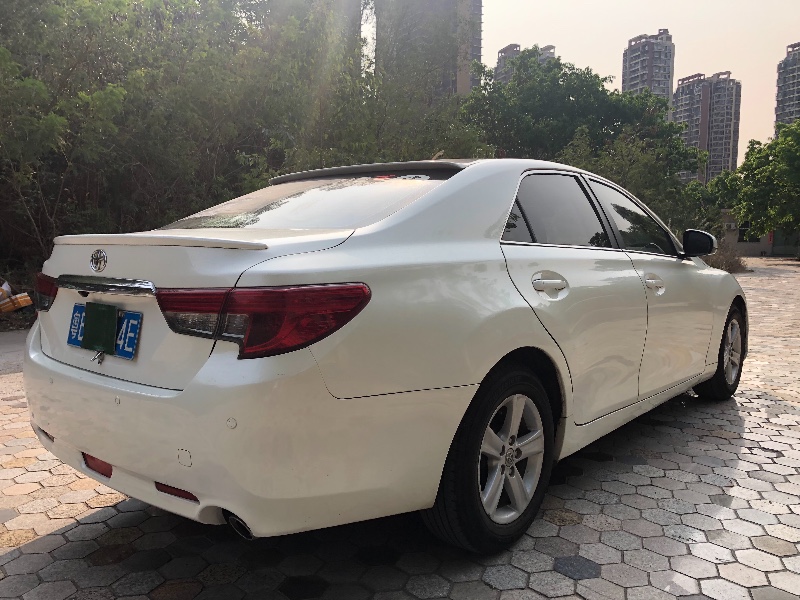 深圳14年丰田锐志1