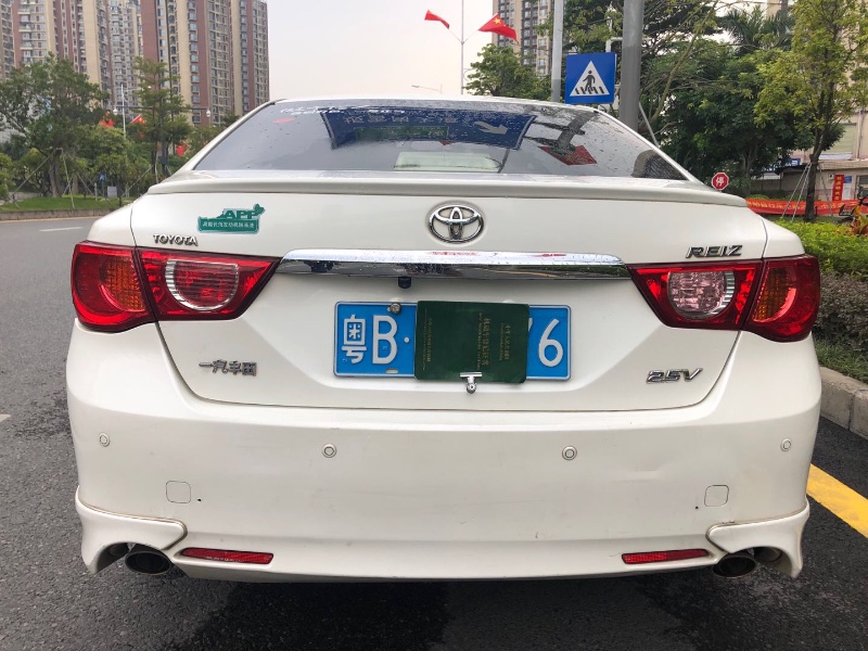 深圳13年丰田锐志3