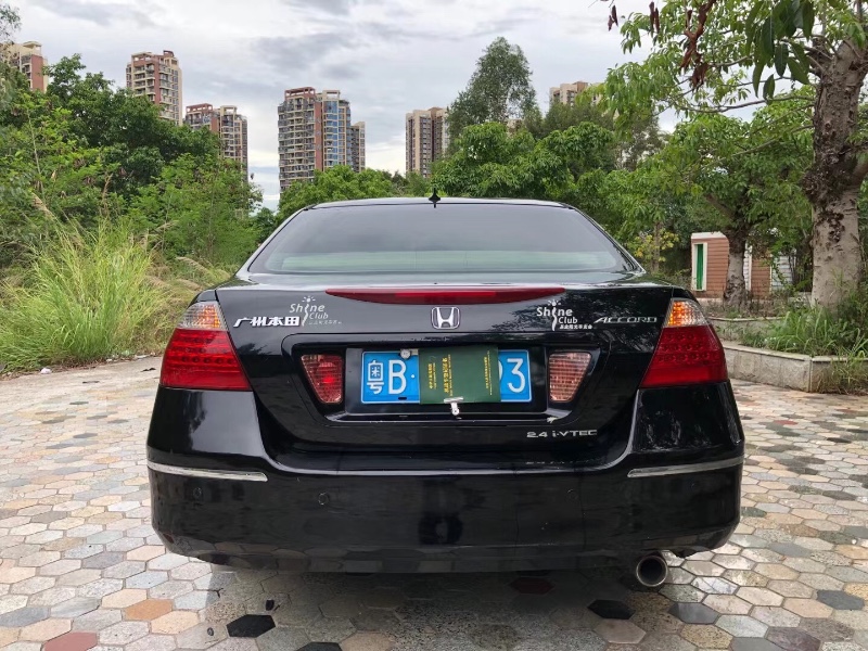 深圳06年本田雅阁1