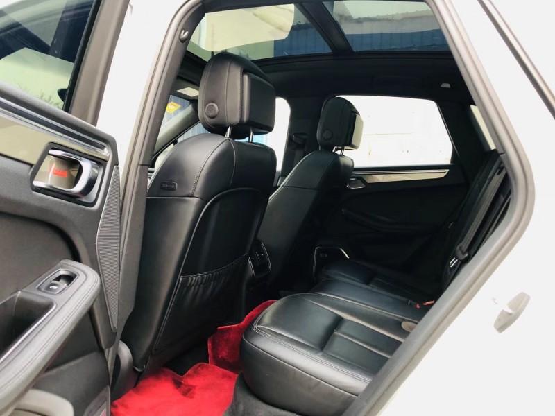 合肥15年保時捷Macan5