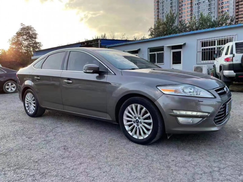 保定12年福特蒙迪欧-致胜2