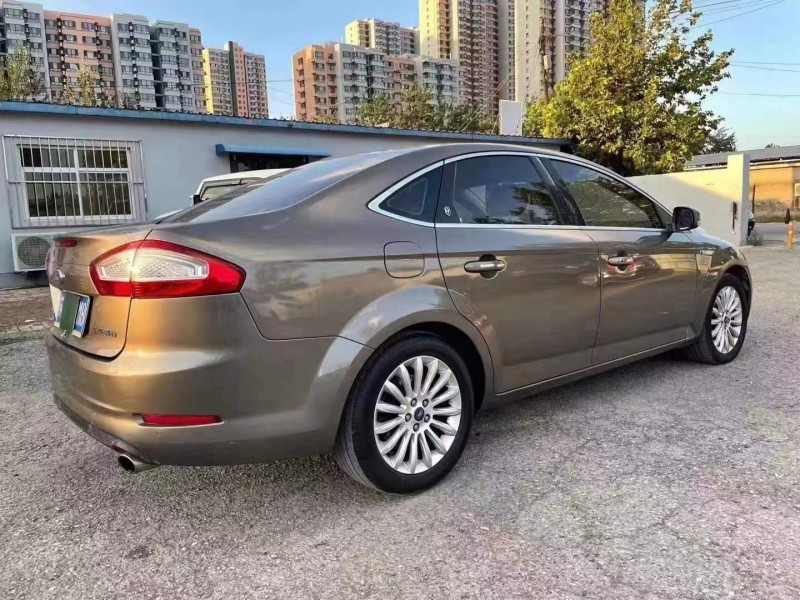 保定12年福特蒙迪欧-致胜4