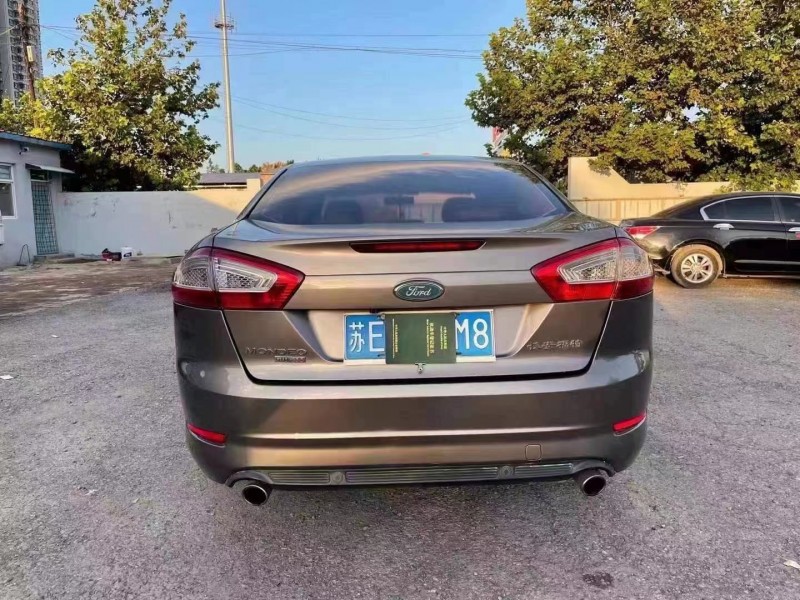 保定12年福特蒙迪欧-致胜5