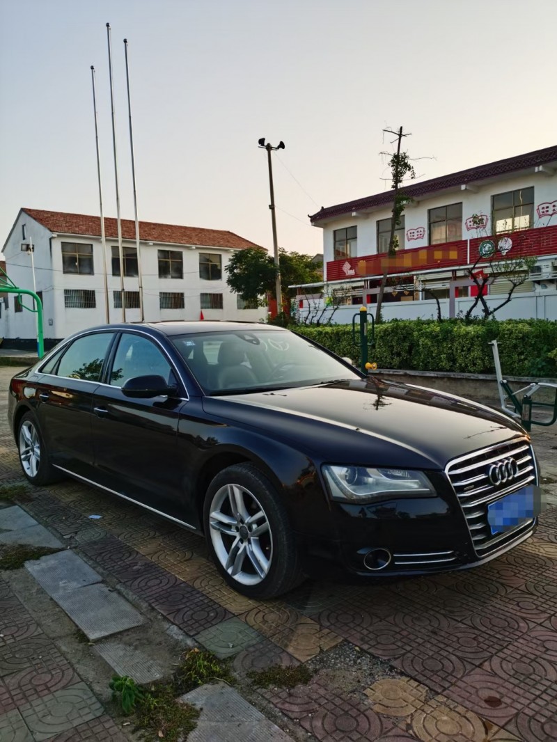 徐州11年奥迪A8L2