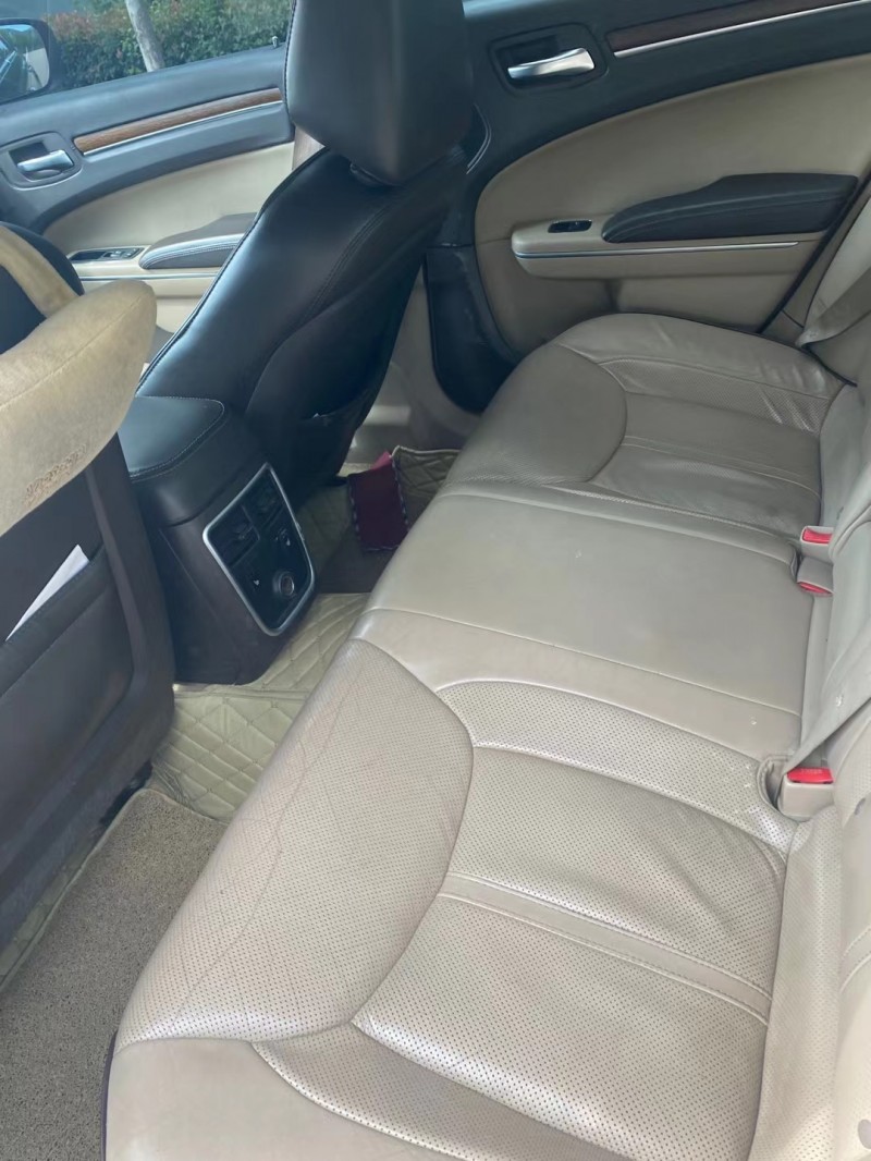 徐州13年克莱斯勒300C5