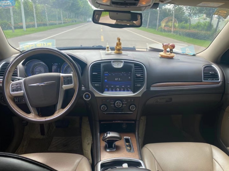 徐州13年克莱斯勒300C4