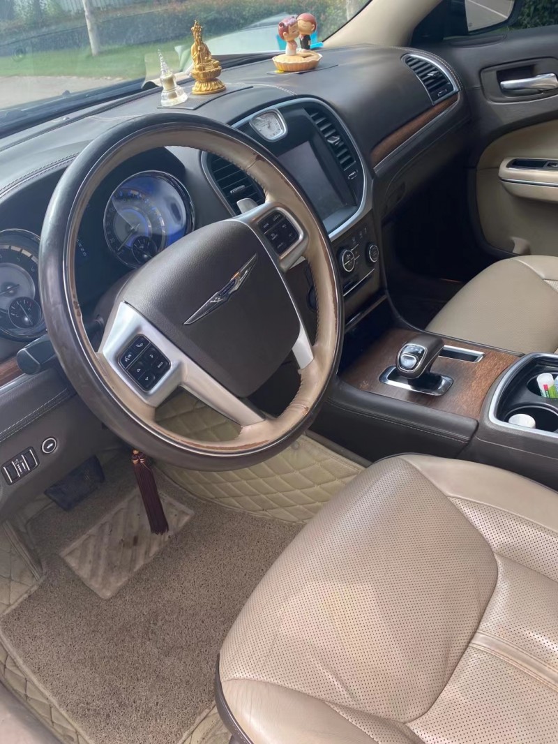 徐州13年克莱斯勒300C6