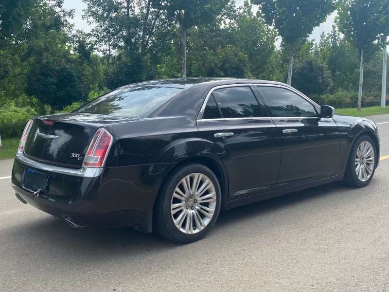 徐州13年克莱斯勒300C8