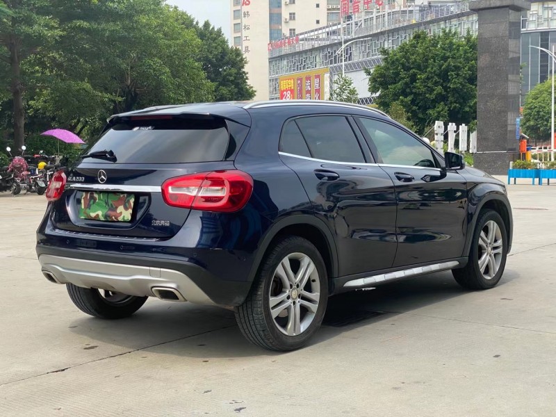 东莞17年奔驰GLA8