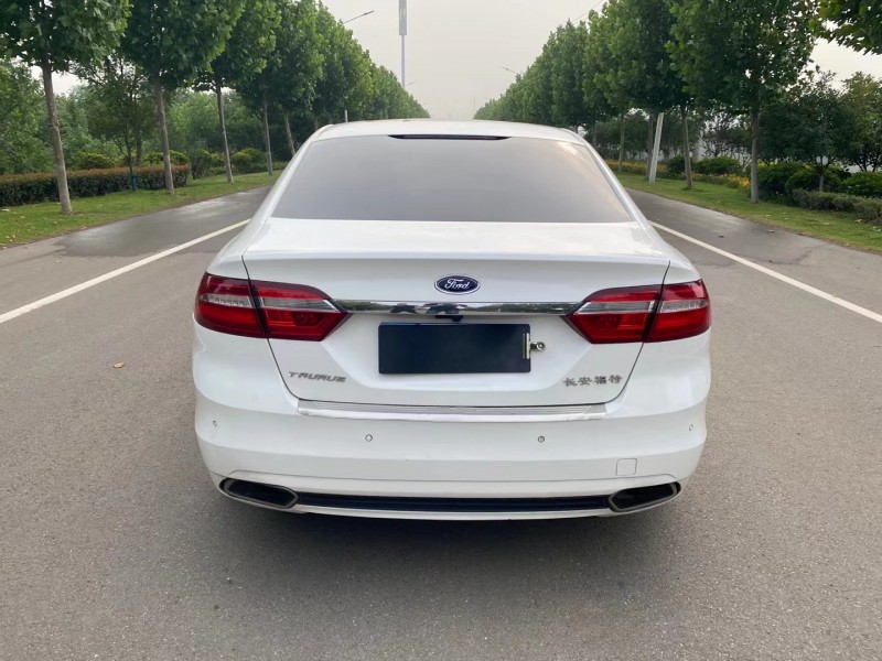 徐州16年福特金牛座8