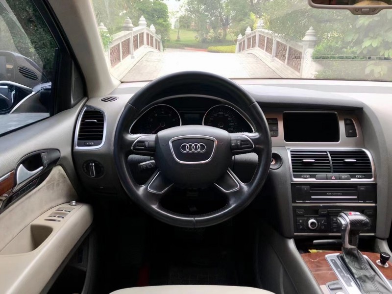 广州13年奥迪Q75