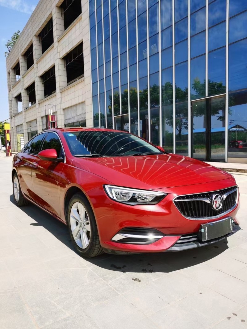 武汉17年别克君威2