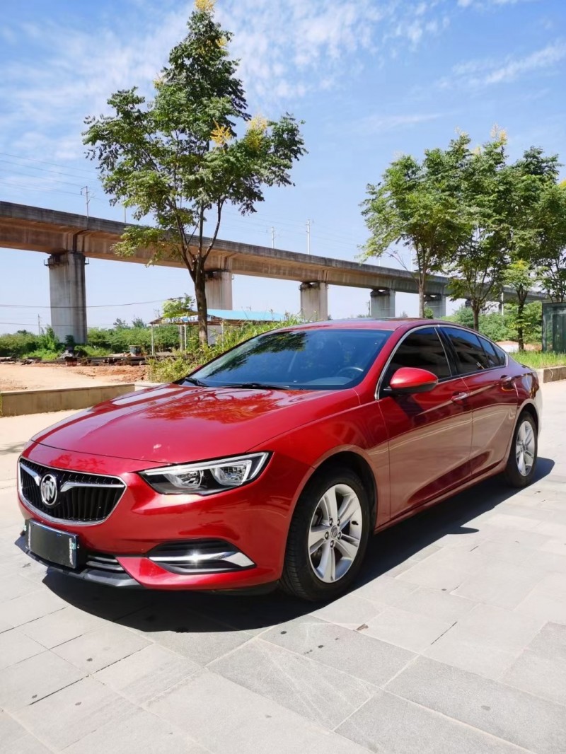 武汉17年别克君威3