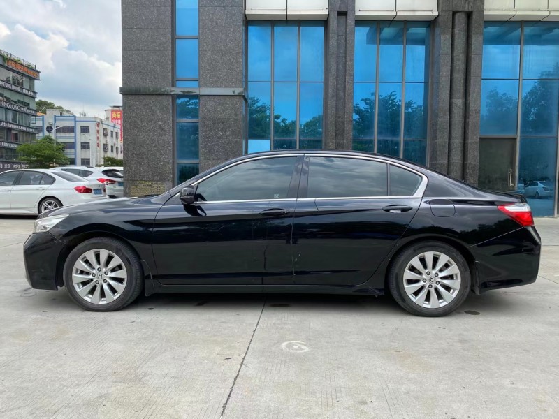 东莞15年本田雅阁4