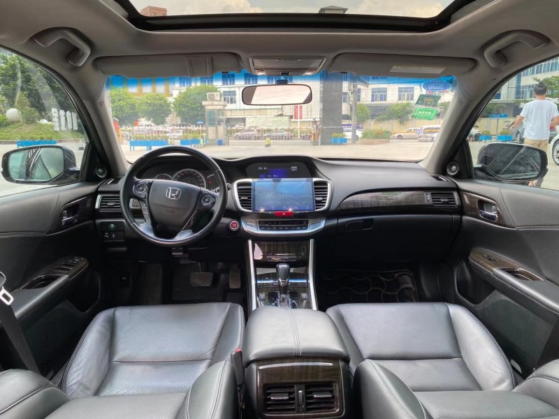 东莞15年本田雅阁5