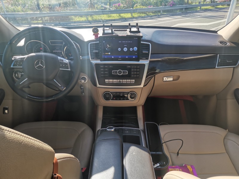 成都15年奔驰ML6