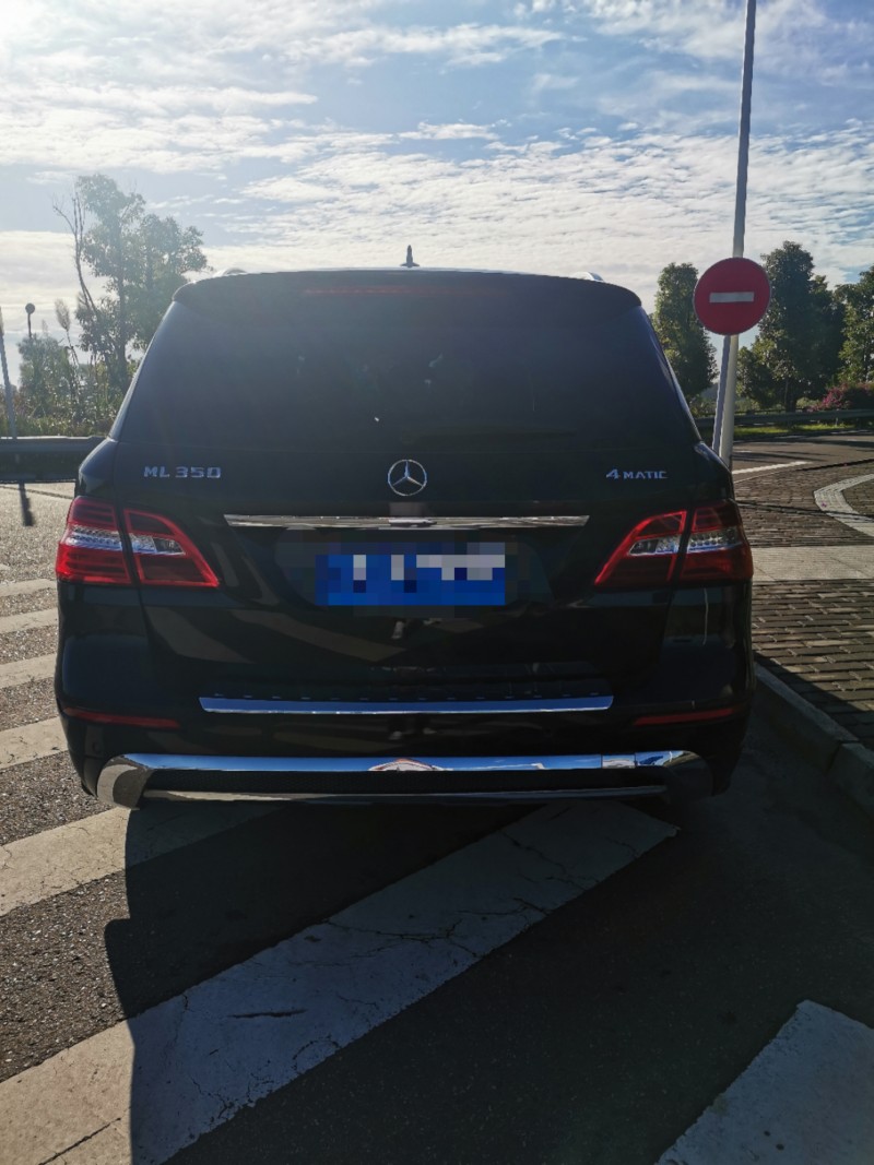 成都15年奔驰ML8