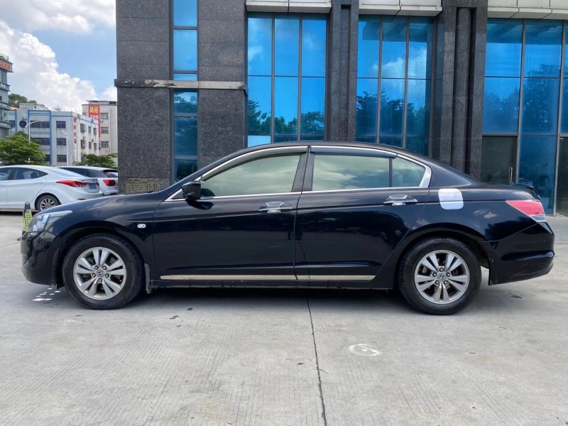 东莞08年本田雅阁4