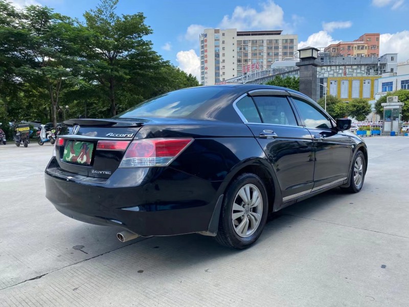 东莞08年本田雅阁8