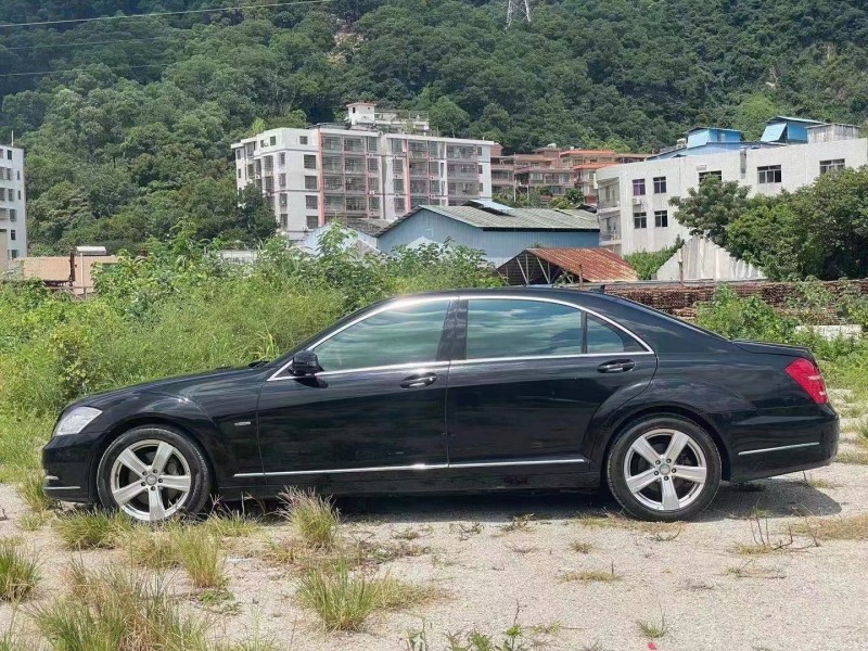 广州11年奔驰S6
