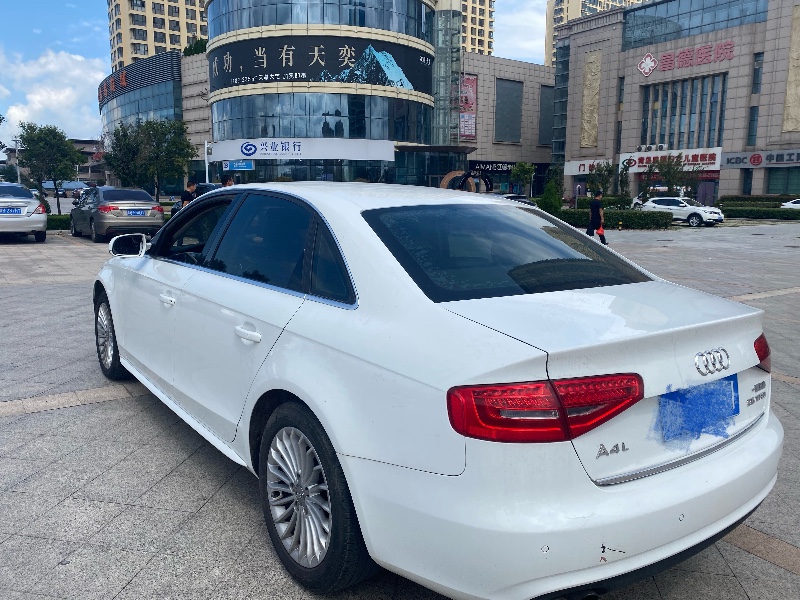 青岛15年奥迪A4L5