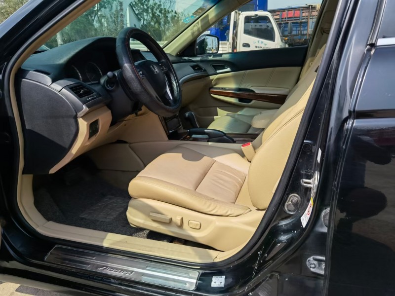 徐州11年本田雅阁7