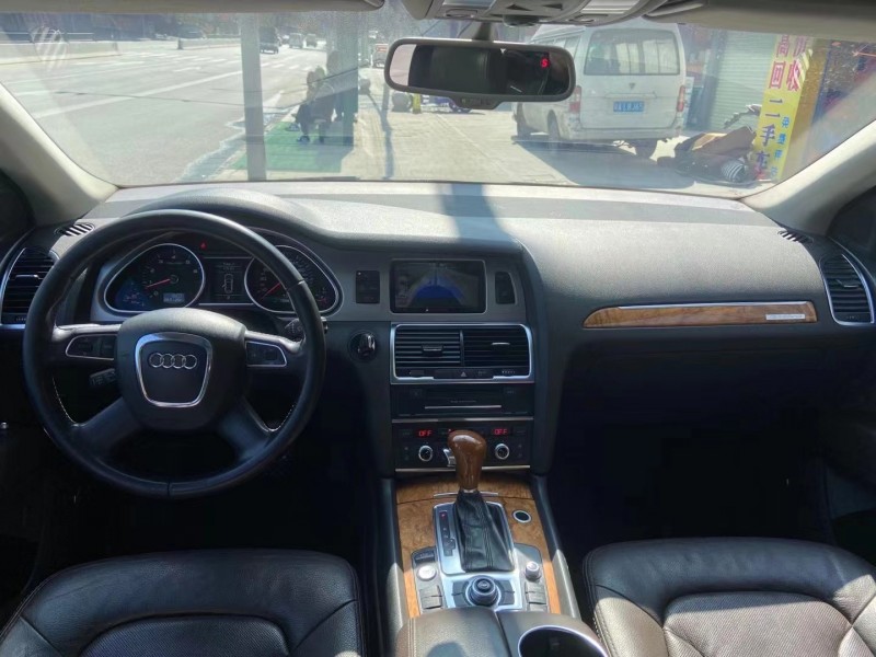 广州12年奥迪Q78