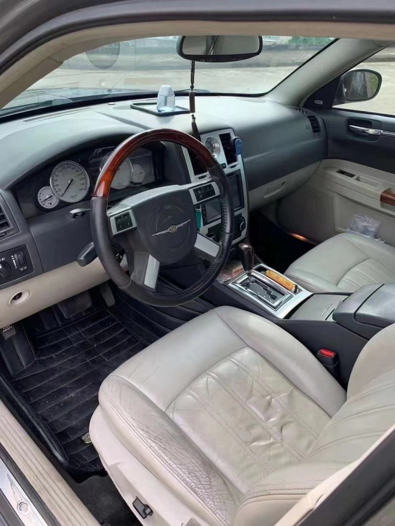 江門09年克萊斯勒300C4
