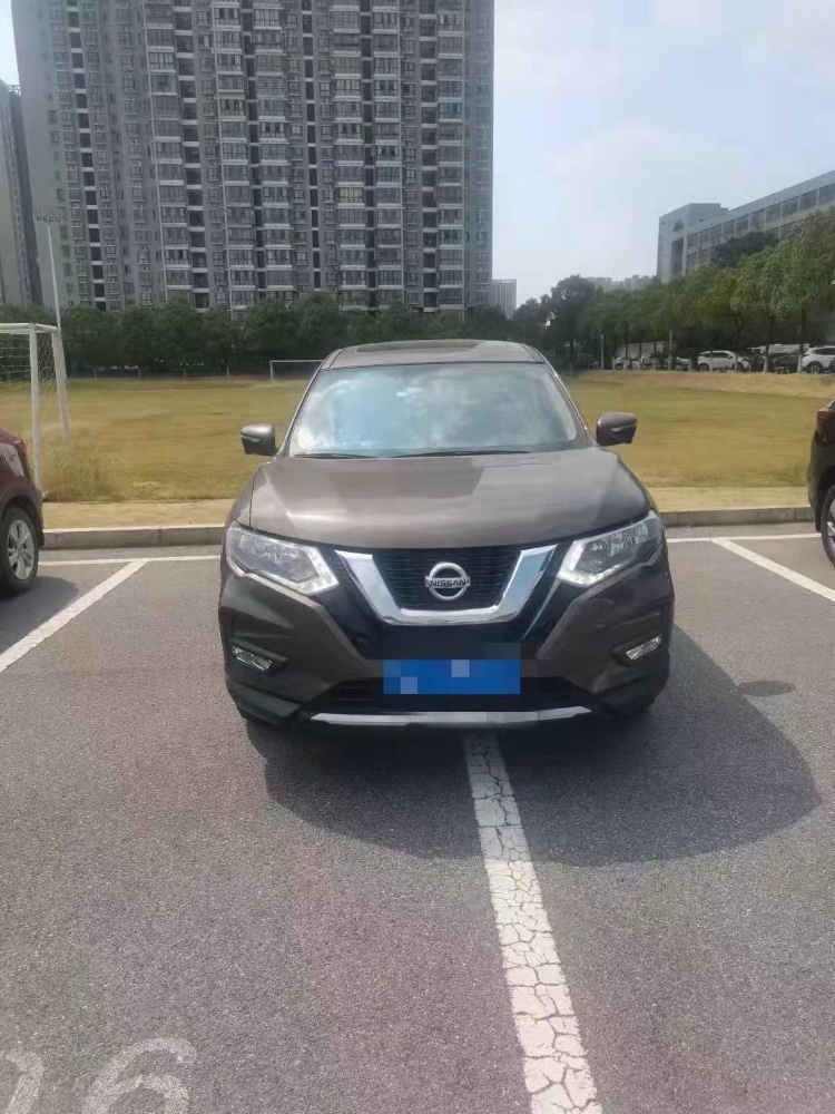 常德19年日產奇駿1