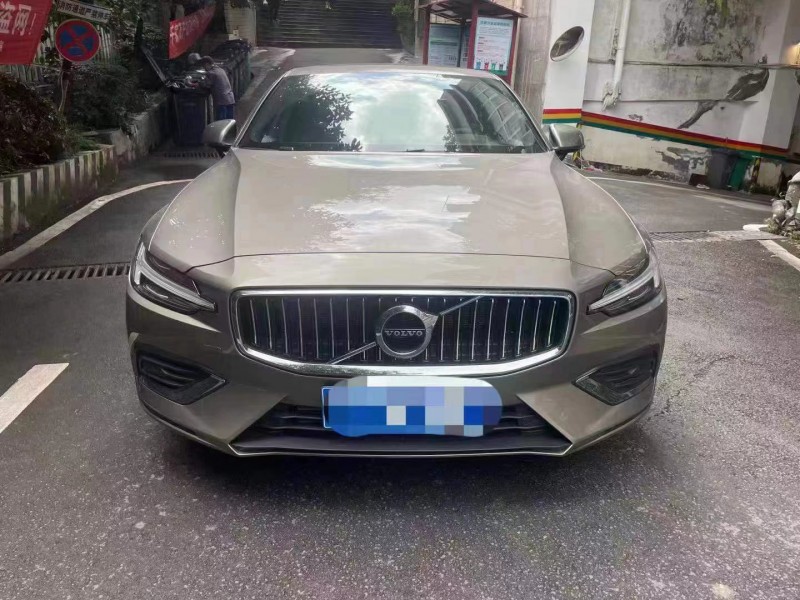 重慶21年沃爾沃S60L1