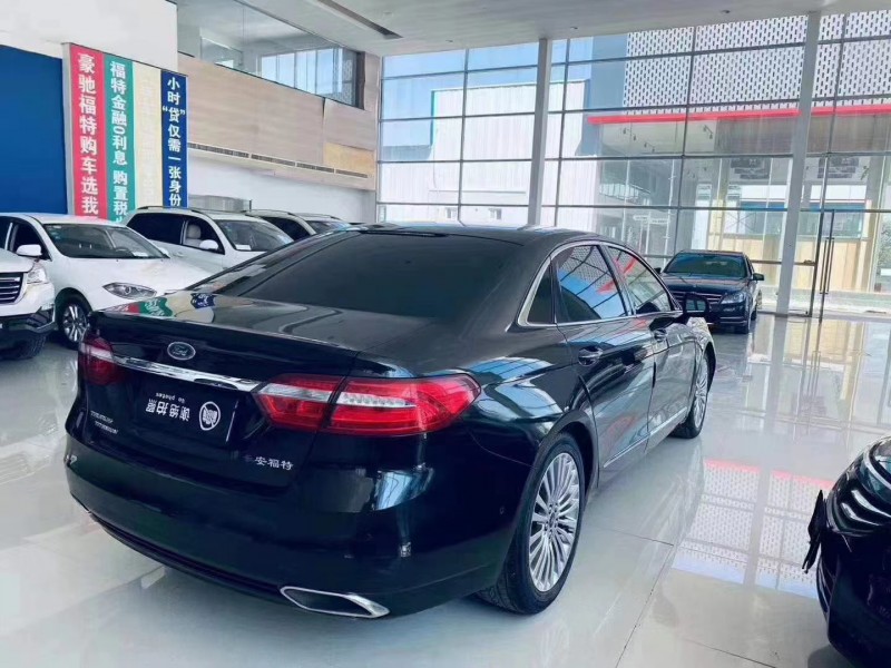 邢台16年福特金牛座1