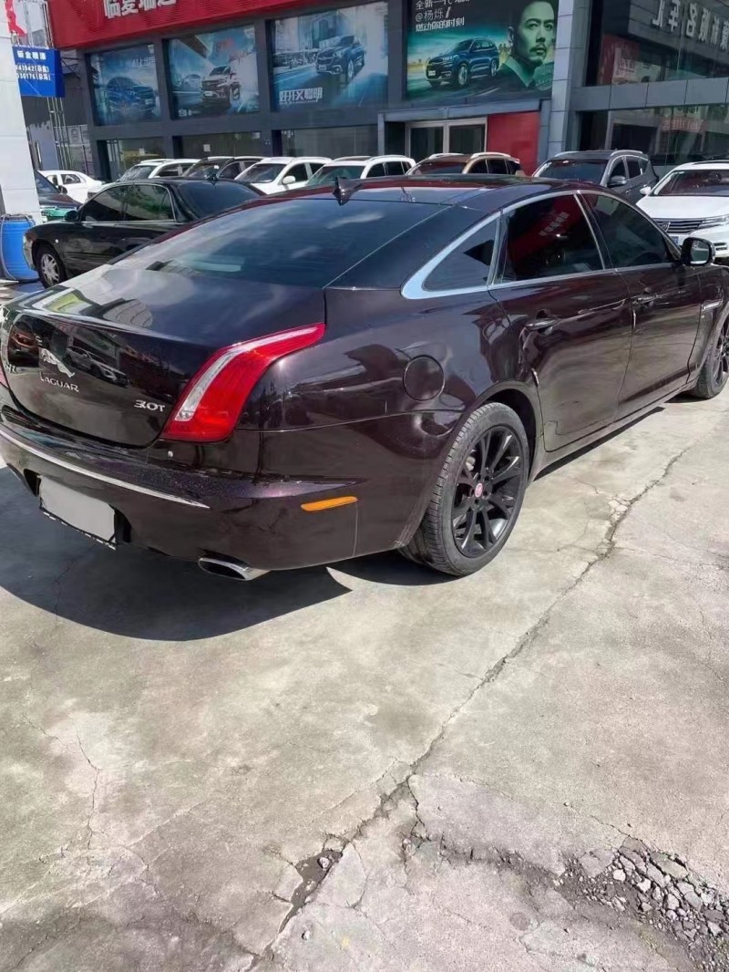 鶴壁15年捷豹XJ8