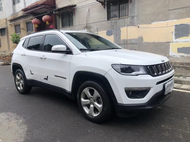 濟寧17年Jeep指南者2
