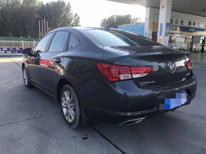 保定18年别克威朗5