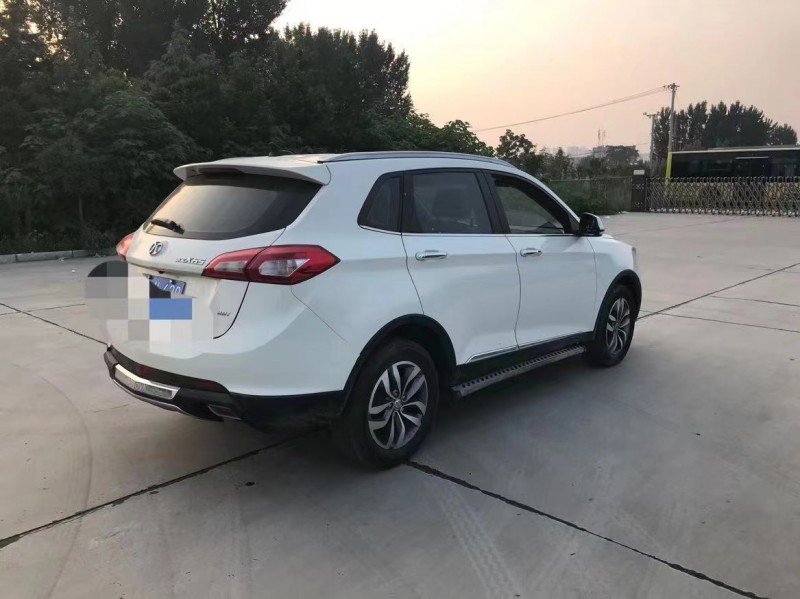 保定16年北汽绅宝X656