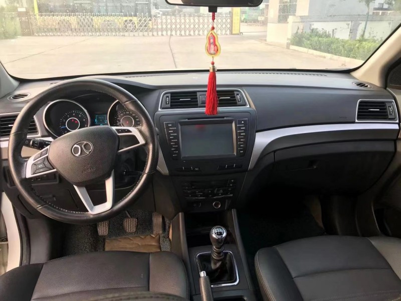 保定16年北汽绅宝X657