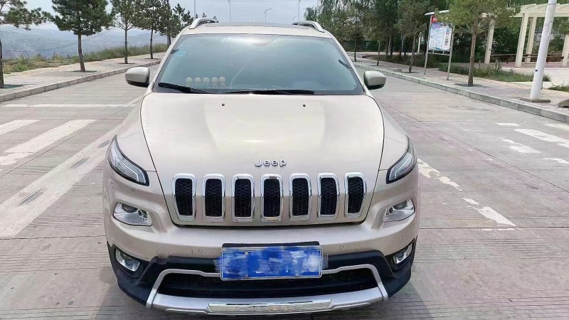 西安17年Jeep自由光1