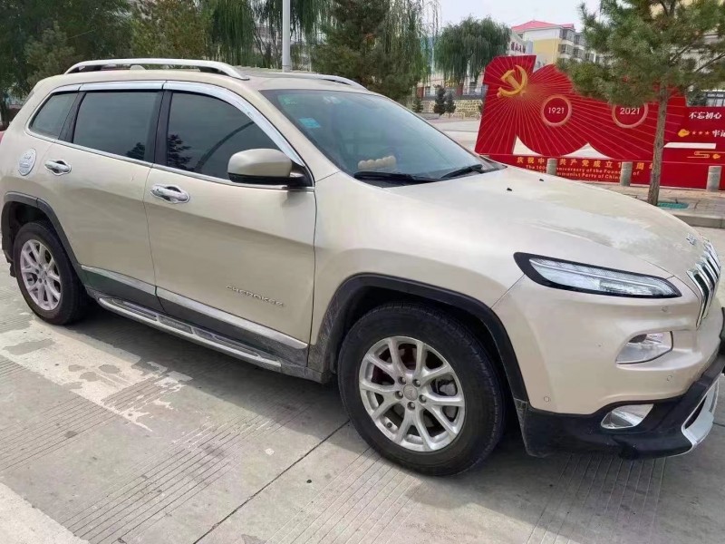 西安17年Jeep自由光3