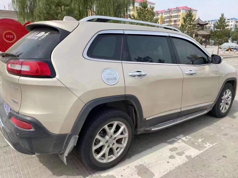 西安17年Jeep自由光7