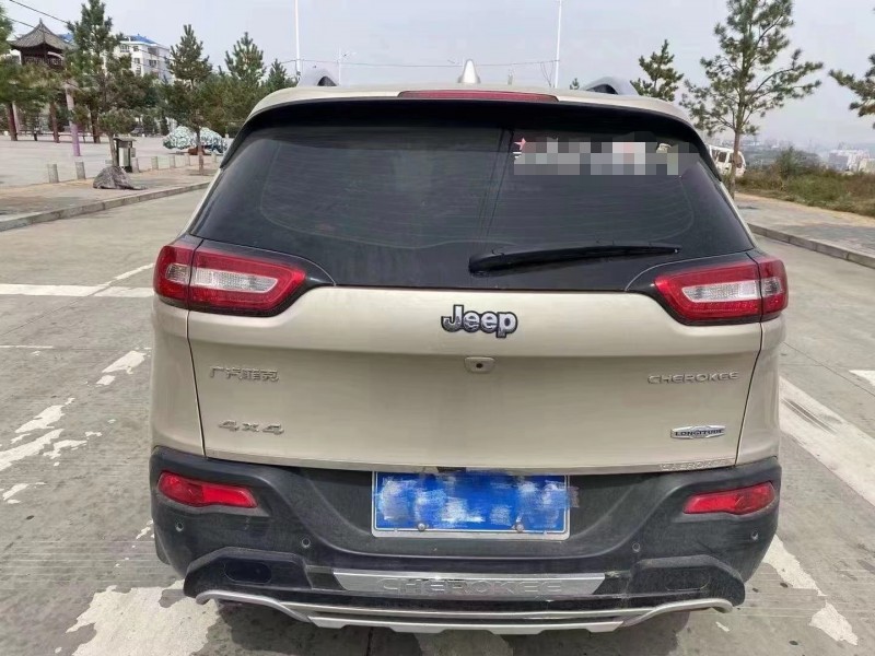 西安17年Jeep自由光9