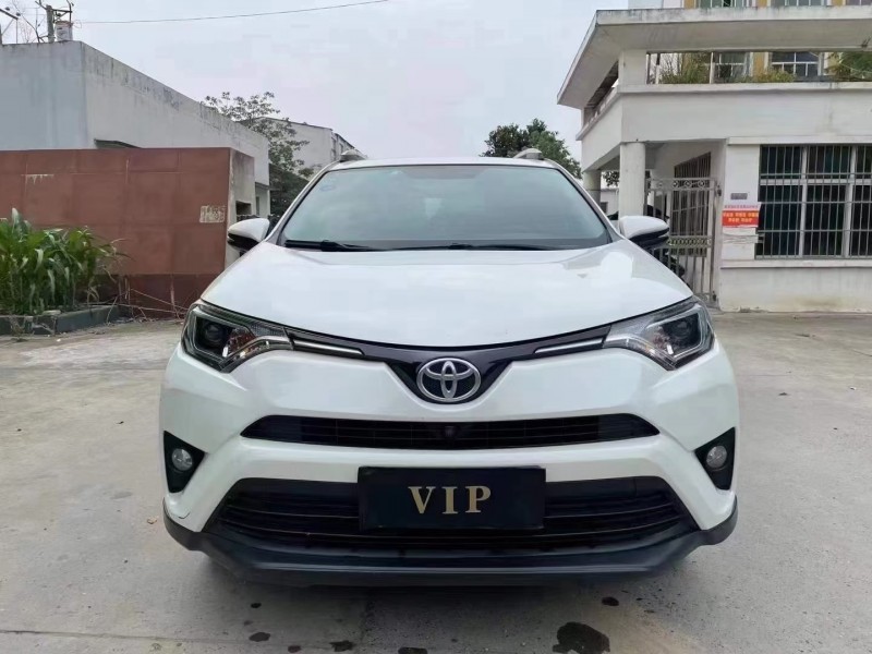 宜昌17年豐田RAV41