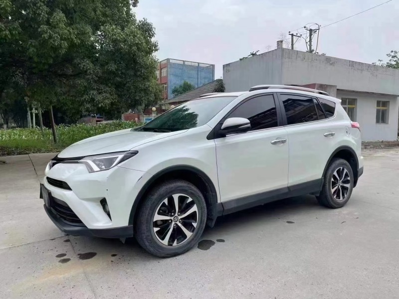 宜昌17年豐田RAV43