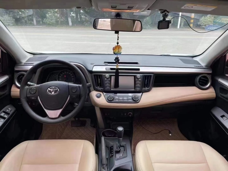 宜昌17年豐田RAV44