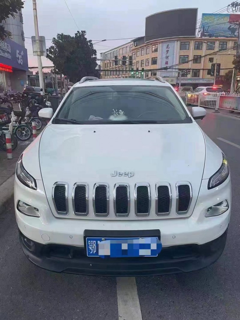 洛陽17年Jeep自由光1