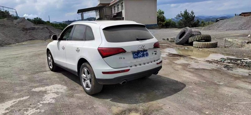 貴陽16年奧迪Q58